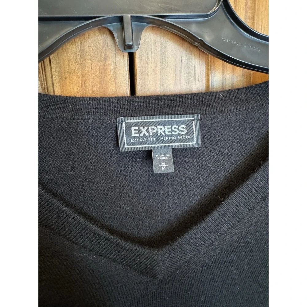 Express Merino‎ Wool V-Neck Sweater Black Men's Medium Extra Fine Knit
